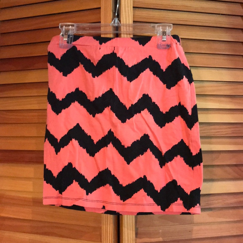 Pink and Black Tight Fitting Skirt!! 💖🖤